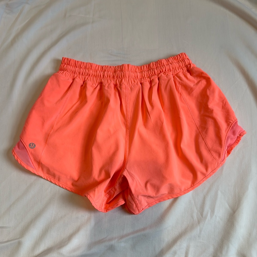 Coral Lululemon 4” Hotty Hot Shorts 🌸